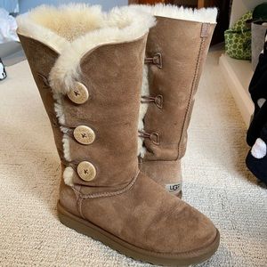 Tall Bailey button UGGS